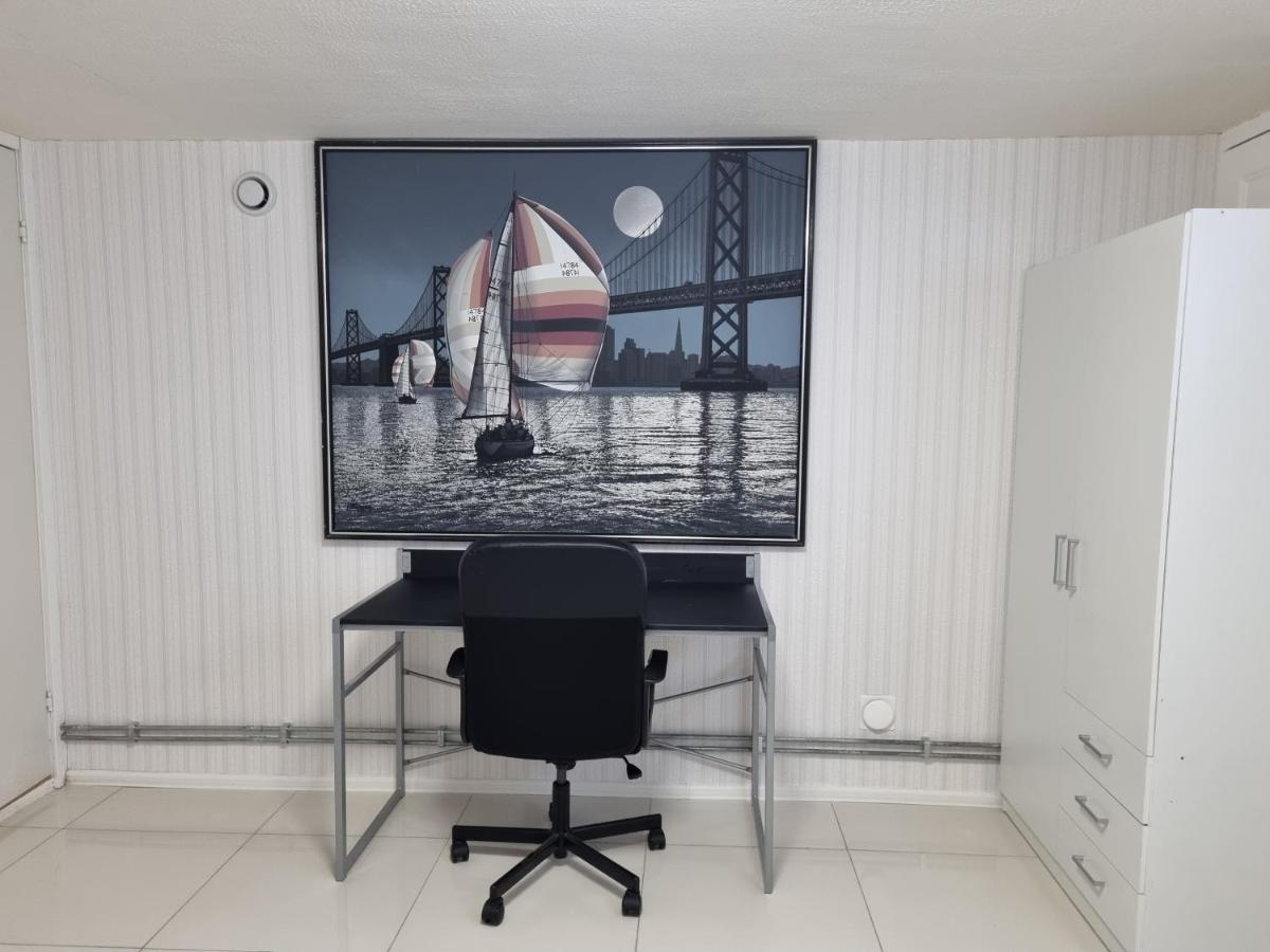 Moonlight - Trevlig Kallarlagenhet Apartment Broby Bagian luar foto