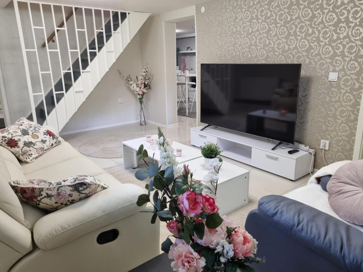 Moonlight - Trevlig Kallarlagenhet Apartment Broby Bagian luar foto
