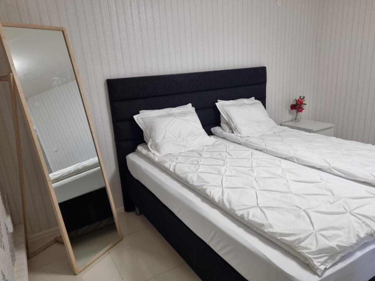 Moonlight - Trevlig Kallarlagenhet Apartment Broby Bagian luar foto