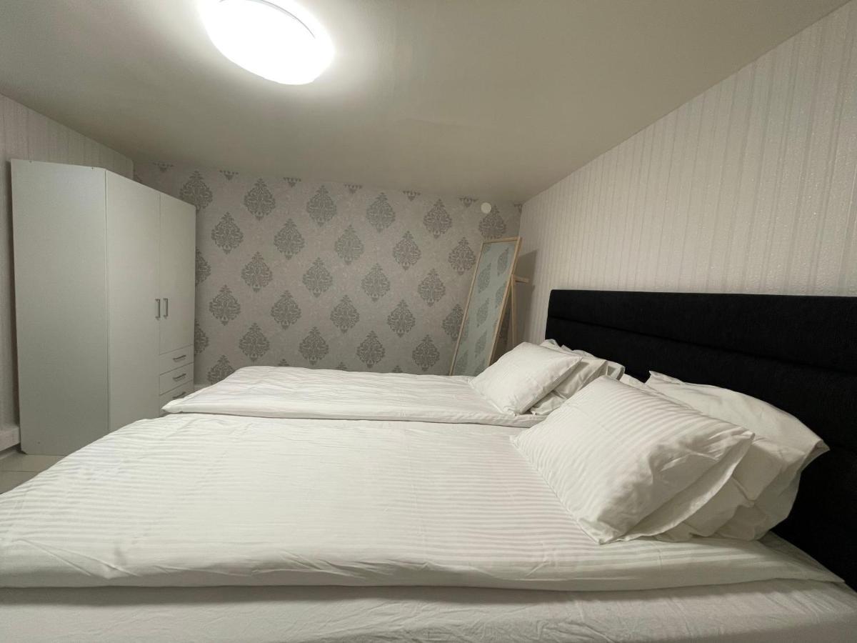Moonlight - Trevlig Kallarlagenhet Apartment Broby Bagian luar foto
