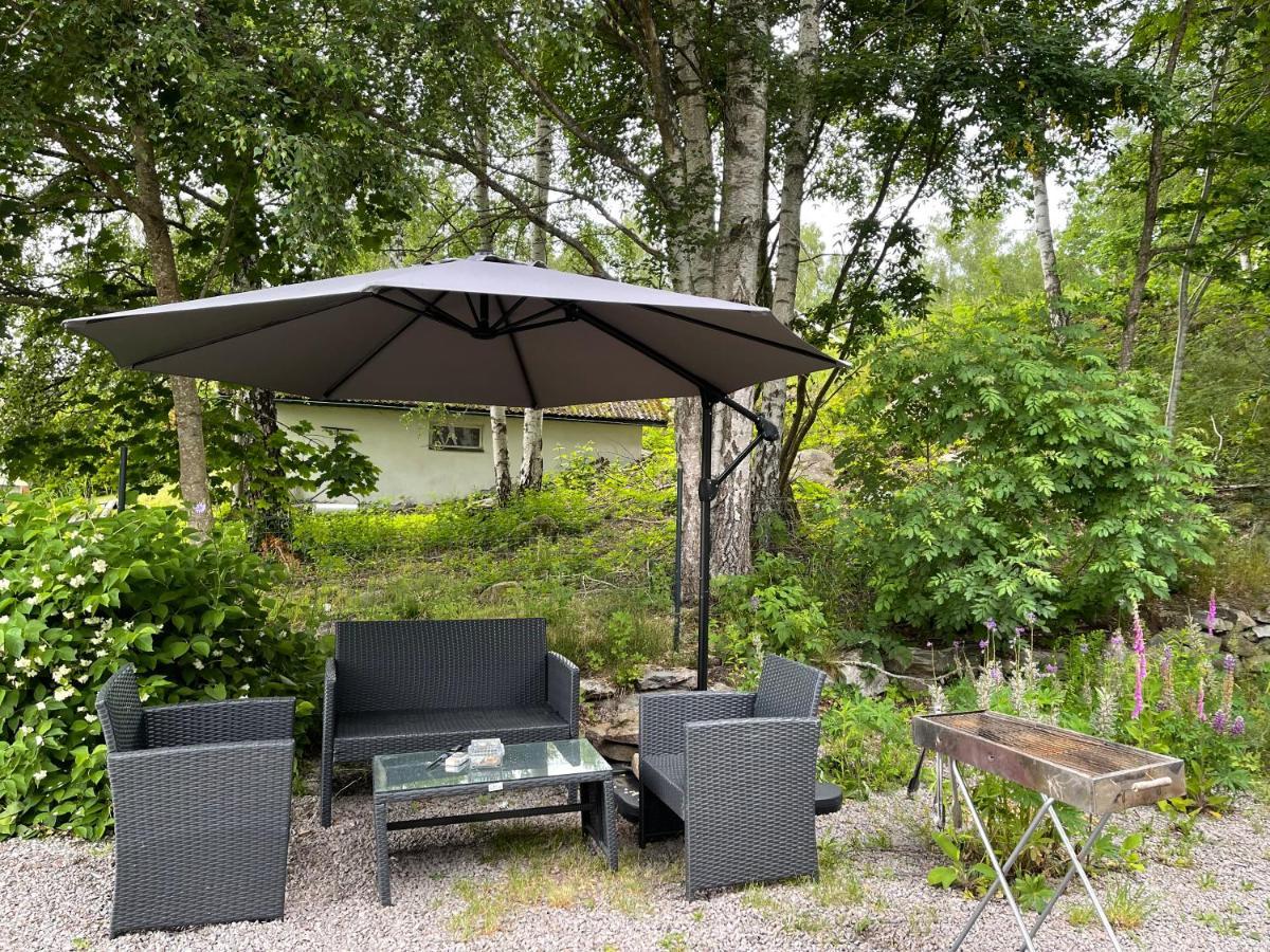 Moonlight - Trevlig Kallarlagenhet Apartment Broby Bagian luar foto